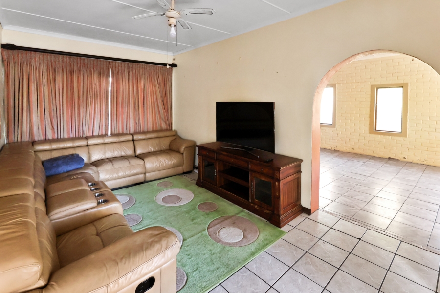 To Let 4 Bedroom Property for Rent in Beacon Bay Eastern Cape